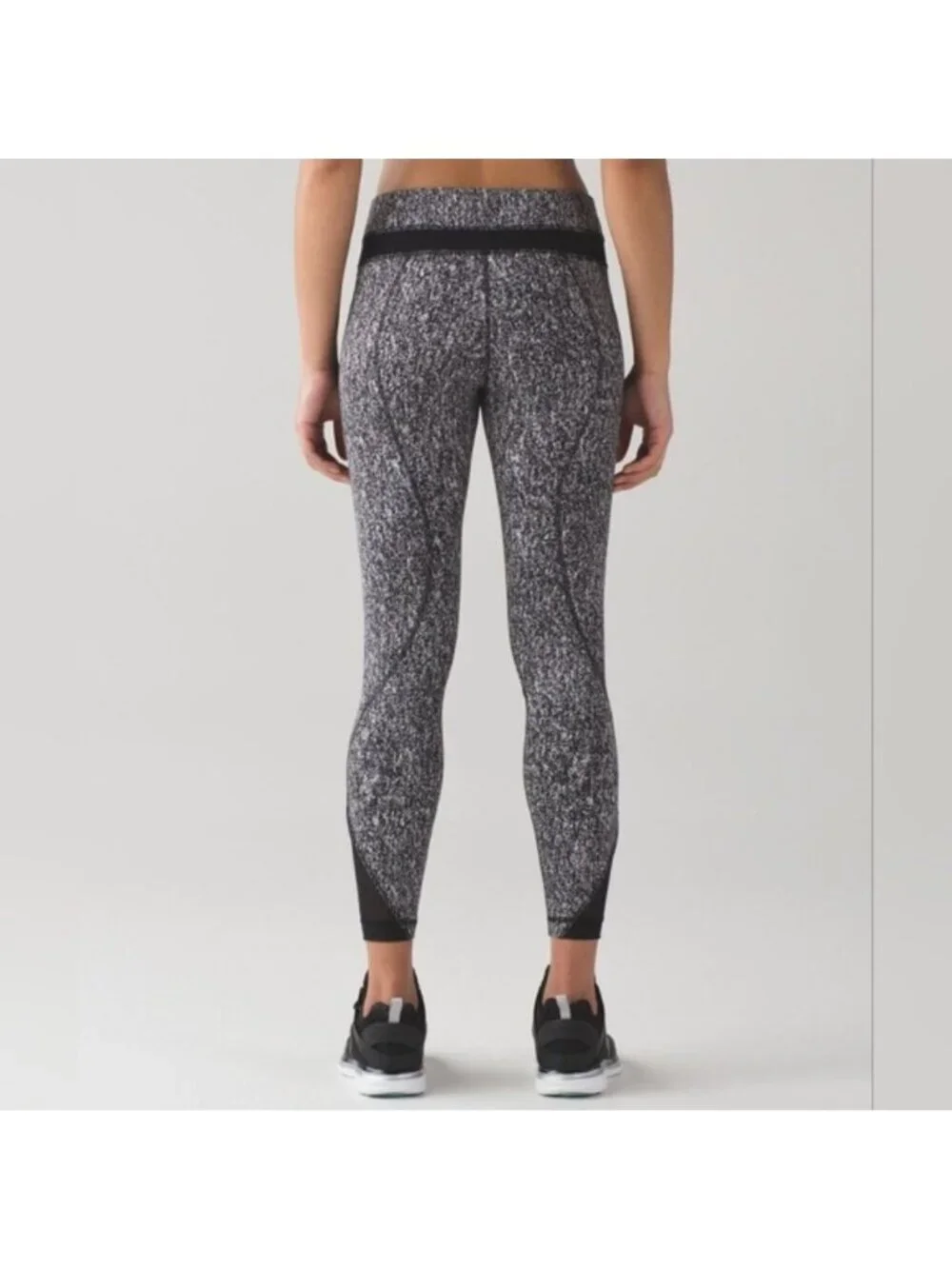 Lululemon Inspire Tight II Power Luxtreme Suited Jacquard Black White / Black